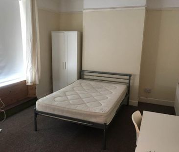 6 bedroom terraced house to rent - Photo 5