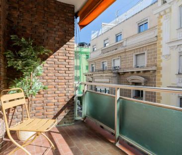 Room in a shared 6-bedroom apartment for rent in Argüelles - Foto 3