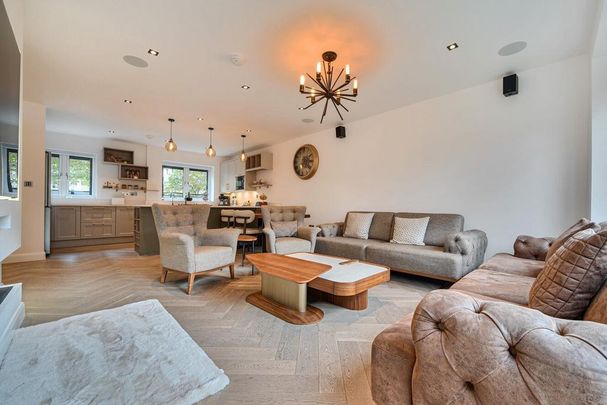 4 bedroom semi-detached house to rent - Photo 1