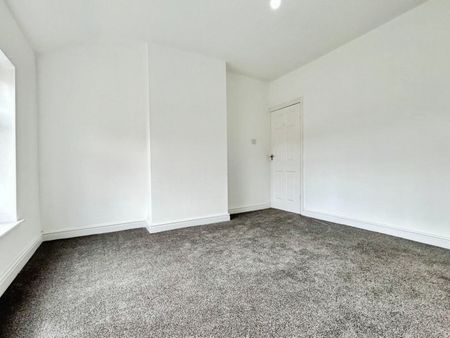 2 bedroom House To Let - Photo 2