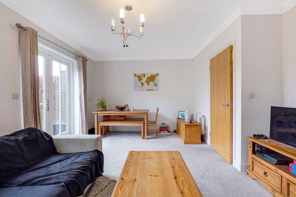 3 bedroom terraced house to rent - Photo 1