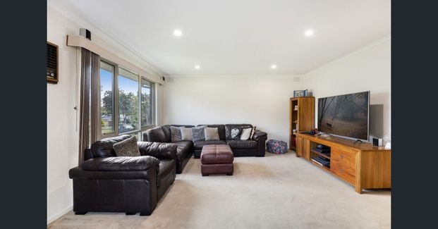 19 Jamieson Avenue, Rowville VIC 3178 - Photo 1