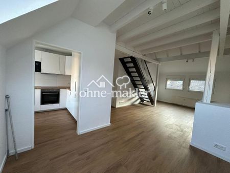 Frisch sanierte Dachgeschosswohnung mit neuer Einbauküche - Photo 2