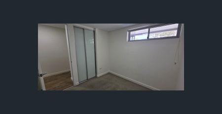 Luxury North-Facing Apartment: Modern Comfort Meets Urban Convenience - Photo 4