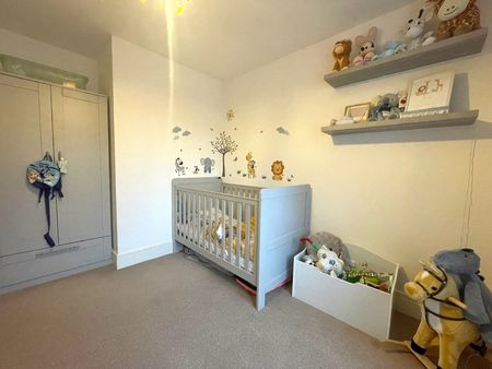 3 bedroom semi-detached house to rent - Photo 5