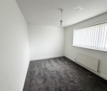 4 bedroom terraced house to rent - Photo 1