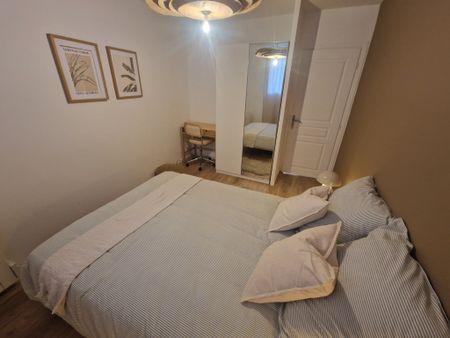 Location Appartement 4 pièces 63m² TOULON 83000 - Photo 2