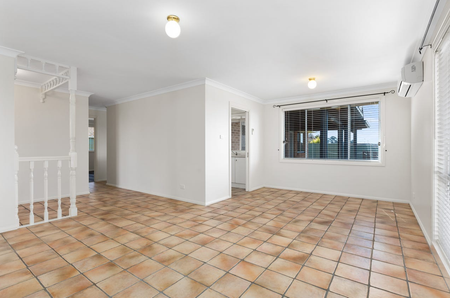 SPACIOUS WELL-MAINTAINED HOME IN GREAT LOCATION - Photo 2