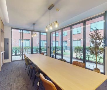 Studio Fourth Floor - Photo 6