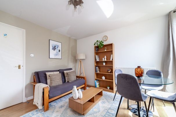 1 Bed Flat, China Court, E1W - Photo 1