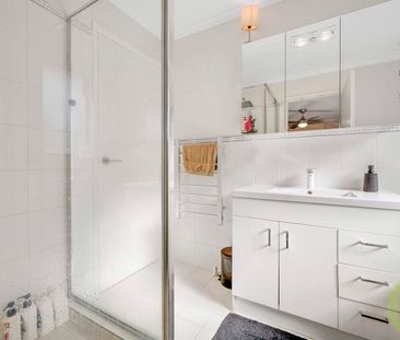 Low-Maintenance Comfort with Modern Touches - Photo 3