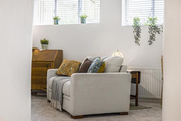 2 bedroom terraced house to rent - Photo 1