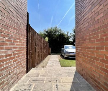 3 bedroom terraced house to rent - Photo 4