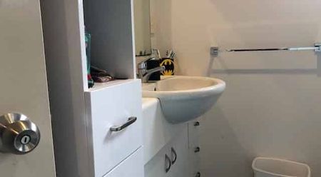 Unfurnished unit! Birkenhead - Photo 2
