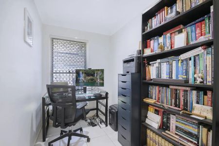 “Modern Family Home in the Heart of North Lakes” - Photo 2