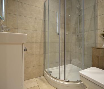 3 bedroom flat to rent - Photo 3