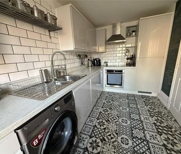 3 bedroom terraced house to rent - Photo 5