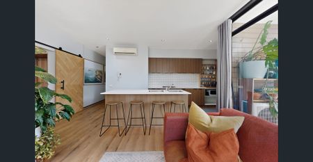 Modern Ground-Floor Apartment with Garden Outlook & Exceptional Convenience - Photo 2