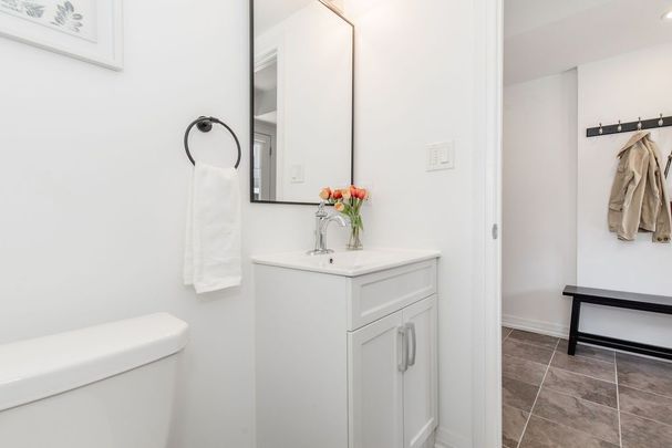 For Lease - 20 Andean Lane, Barrie, Ontario - Photo 1