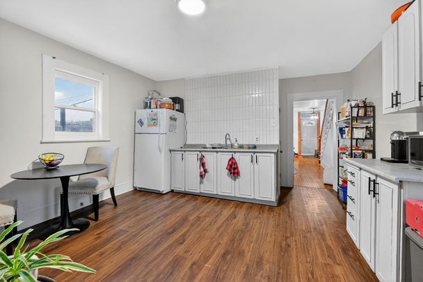 For Lease - 534 Rochester Street, Dows Lake - Civic Hospital and Area, Ontario - Photo 1