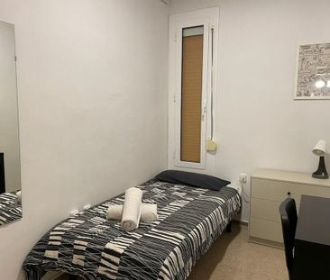 Gran Via de les Corts Catalanes, Barcelona, Catalonia 08015 - Photo 2