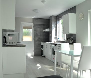 4 Bed Semi-Detached House, Thimbler Road, CV4 - Photo 2