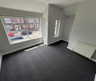 2 bedroom end of terrace house to rent - Photo 4