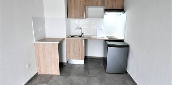 Location Appartement 2 pièces 44m² NIMES 30000 - Photo 2