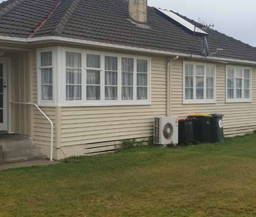 4 bedroom renovated property - Photo 3