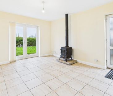 Northwich Road, Higher Whitley - Photo 1