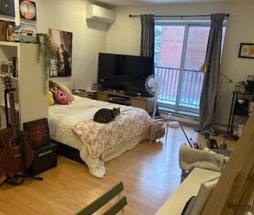 ✨ STUDIO - SEMI-MEUBLÉ / BALCON + RANGEMENT ✨ - Photo 2