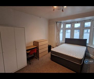 1 bedroom in a house share to rent - Photo 6