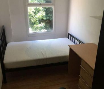 3 bedroom terraced house to rent - Photo 6