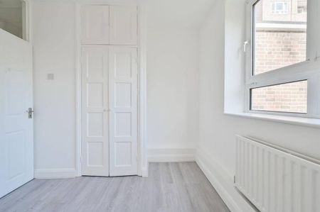 3 bedroom flat to rent - Photo 2