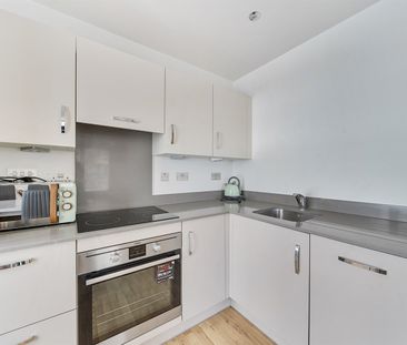 Hewitt, Reading, RG1 7LS - Photo 6