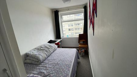 3 bedroom flat to rent - Photo 5