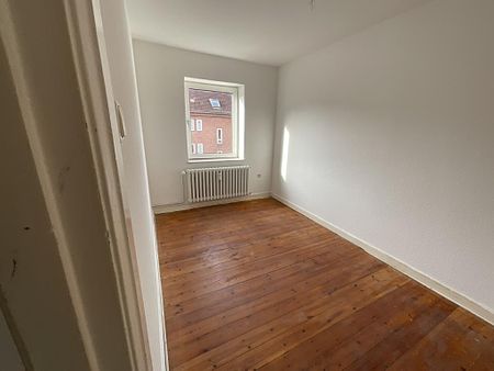 1,5-Zimmer-Wohnung in Kiel mit neuen Tapeten - Foto 3
