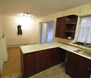 3 bedroom terraced house to rent - Photo 6