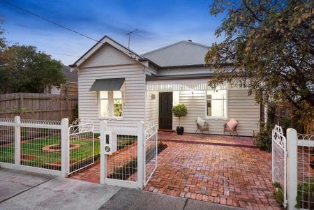 22 Latrobe Street, Hughesdale - Photo 4