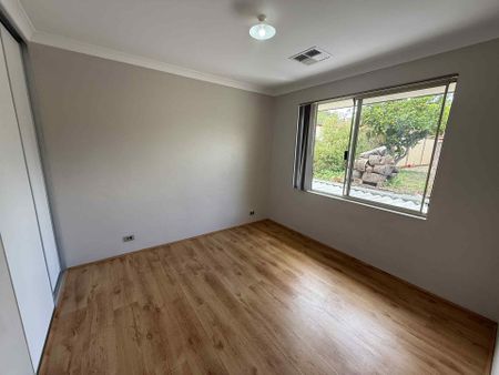 Low Maintenance, Modern Living - Photo 3