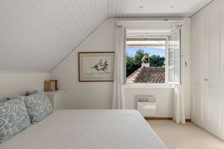 Rare opportunity: a residence with direct access to a private beach - Photo 3