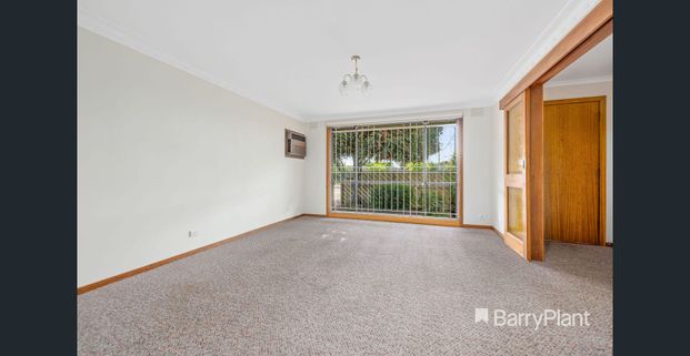 Villa In The Heart Of Thornbury - Photo 1