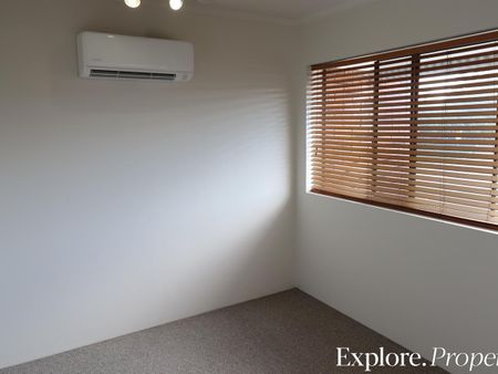 Tidy unit in the CBD - Photo 2