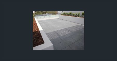 Modern 3-Bedroom Apartment - Photo 2