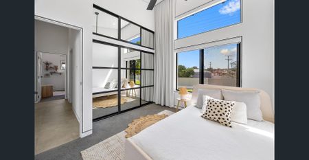 Canal Views, Heated Pool & Additional Study - Photo 4