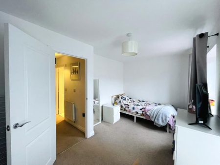 3 bedroom terraced house to rent - Photo 4