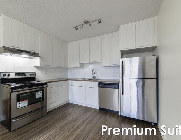 Castle Court | 14407 121 St. NW, Edmonton - Photo 1