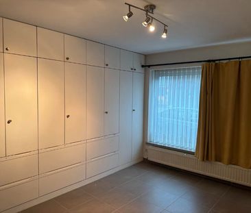 Ruim appartement op centrale ligging - Photo 2