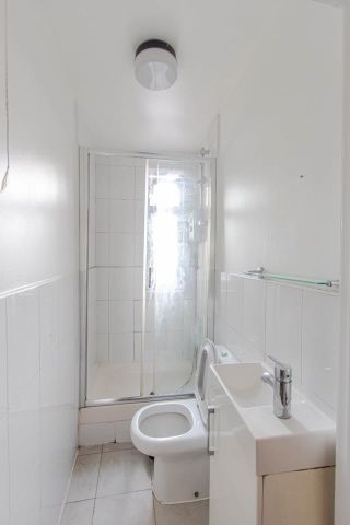 Studio Flat, Emanuel Avenue, W3 - Photo 5