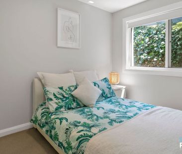 Three-bedroom, two-and-a-half bathroom semi-detached home, located ... - Photo 5